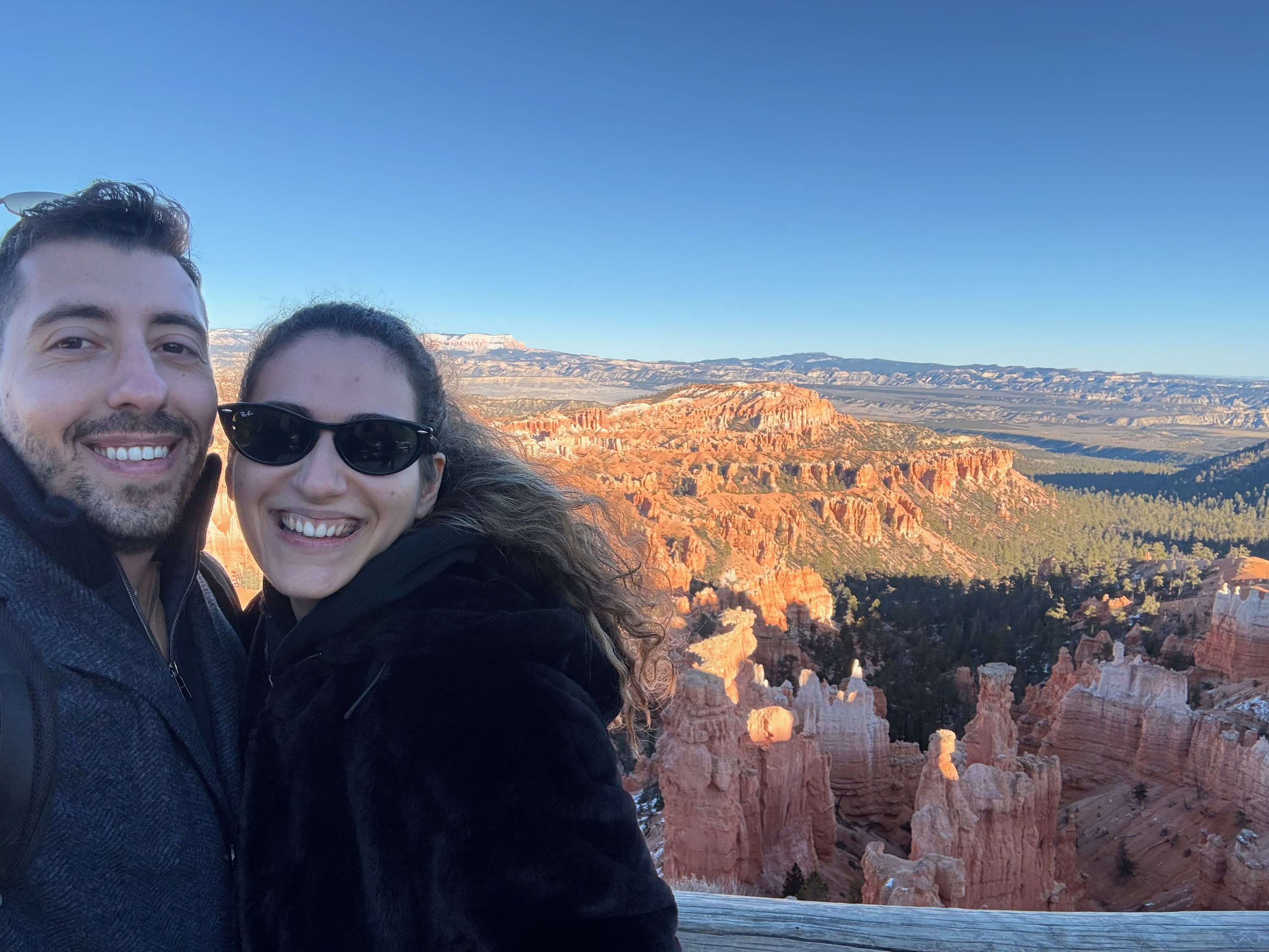 Foivos and Alexandra overlooking Bryce Canyon