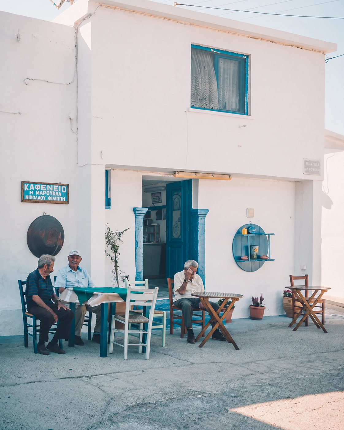 Maroukla’s traditional kafeneio in the square at Arvanitochori